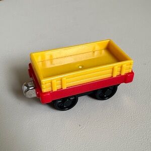Thomas & Friends - Take N Play Yellow and Red Cargo Caf